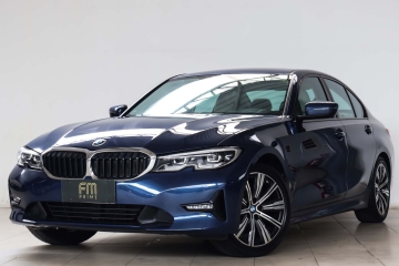 320i