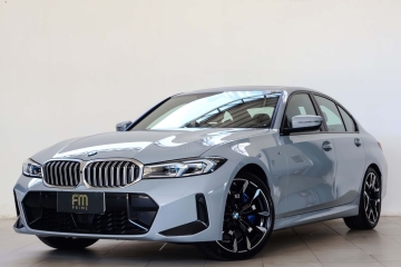 320i