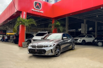 320i