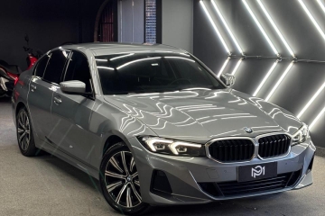320i