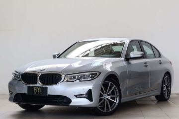 320i