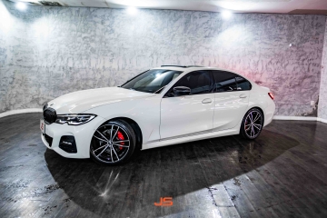 320i