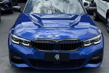 320i