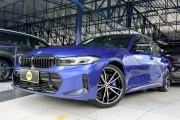 320i