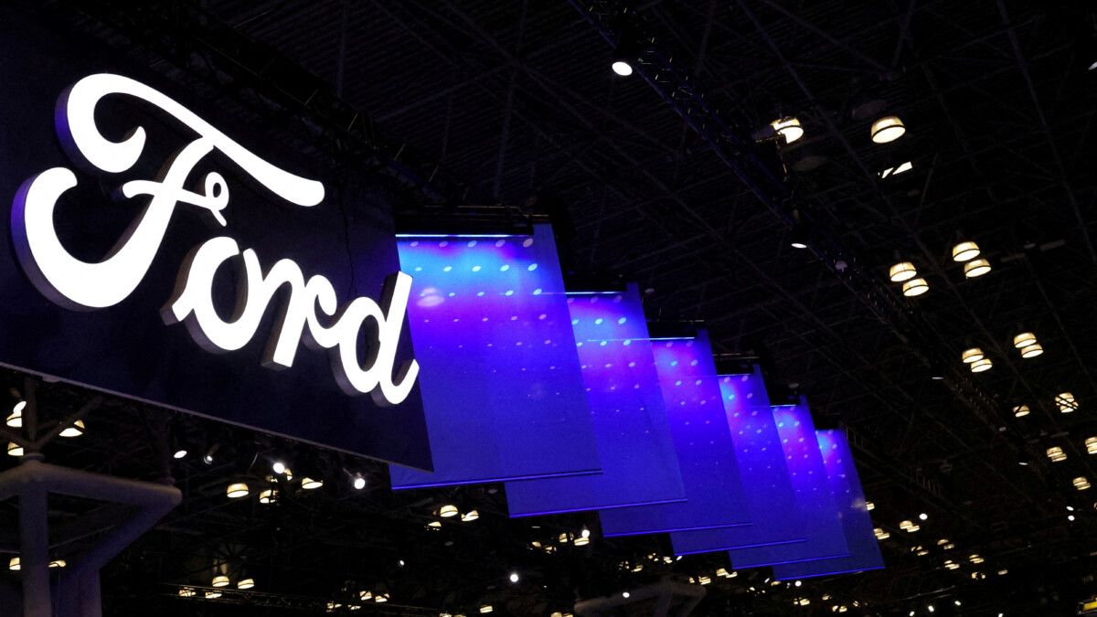 Ford reforça equipe após falhas em sistema de IA