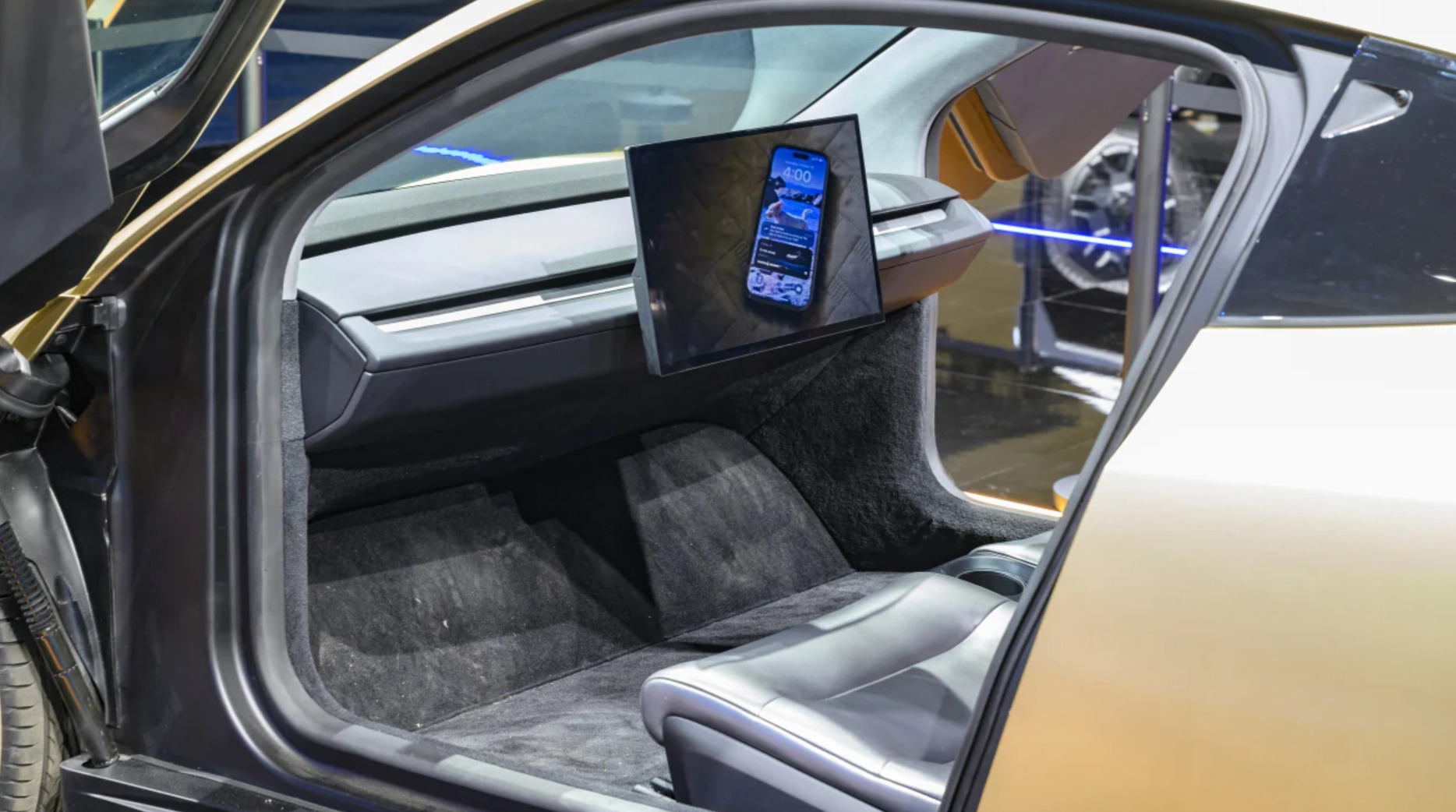 Tesla dá largada no carro que dirige sozinho e sem volante