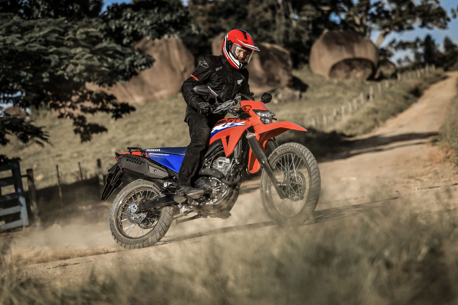 Honda atualiza Tornado 300 para cidade e trilhas