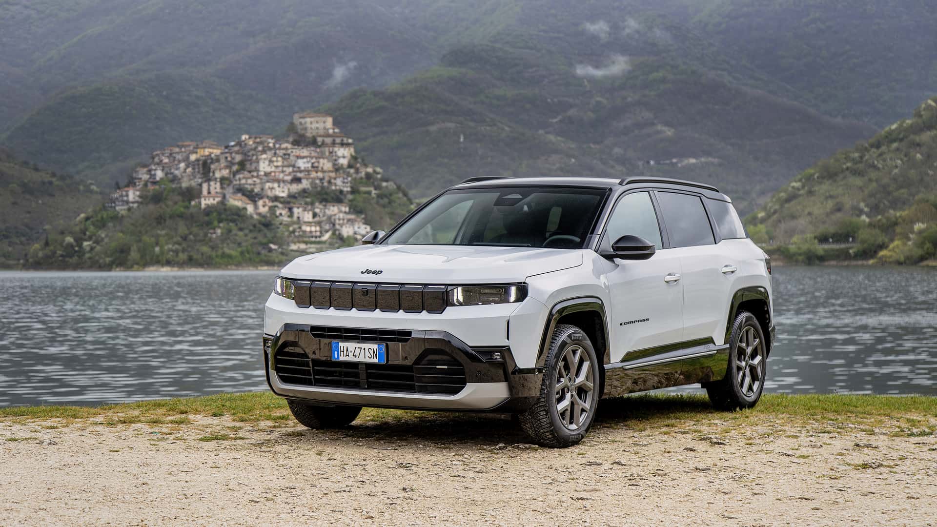 Novo Jeep Compass terá tecnologia híbrida em 2027