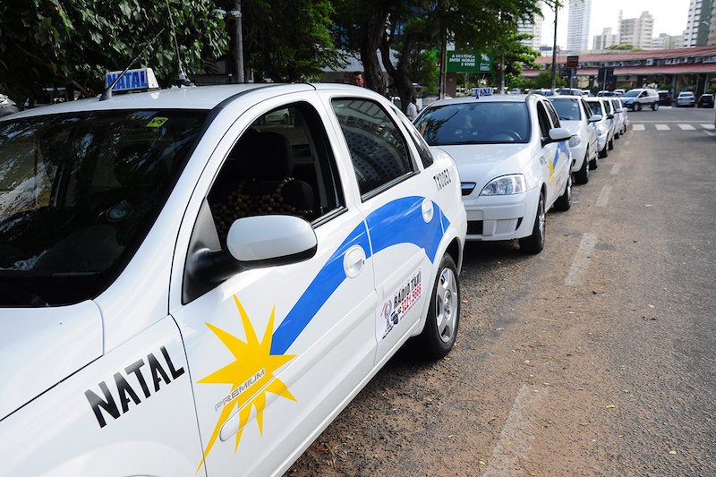 Motoristas de app podem ganhar faixa exclusiva e parada