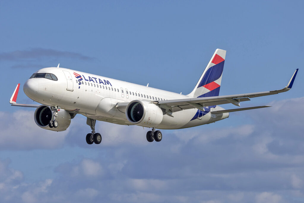Latam é eleita melhor companhia aérea da América do Sul