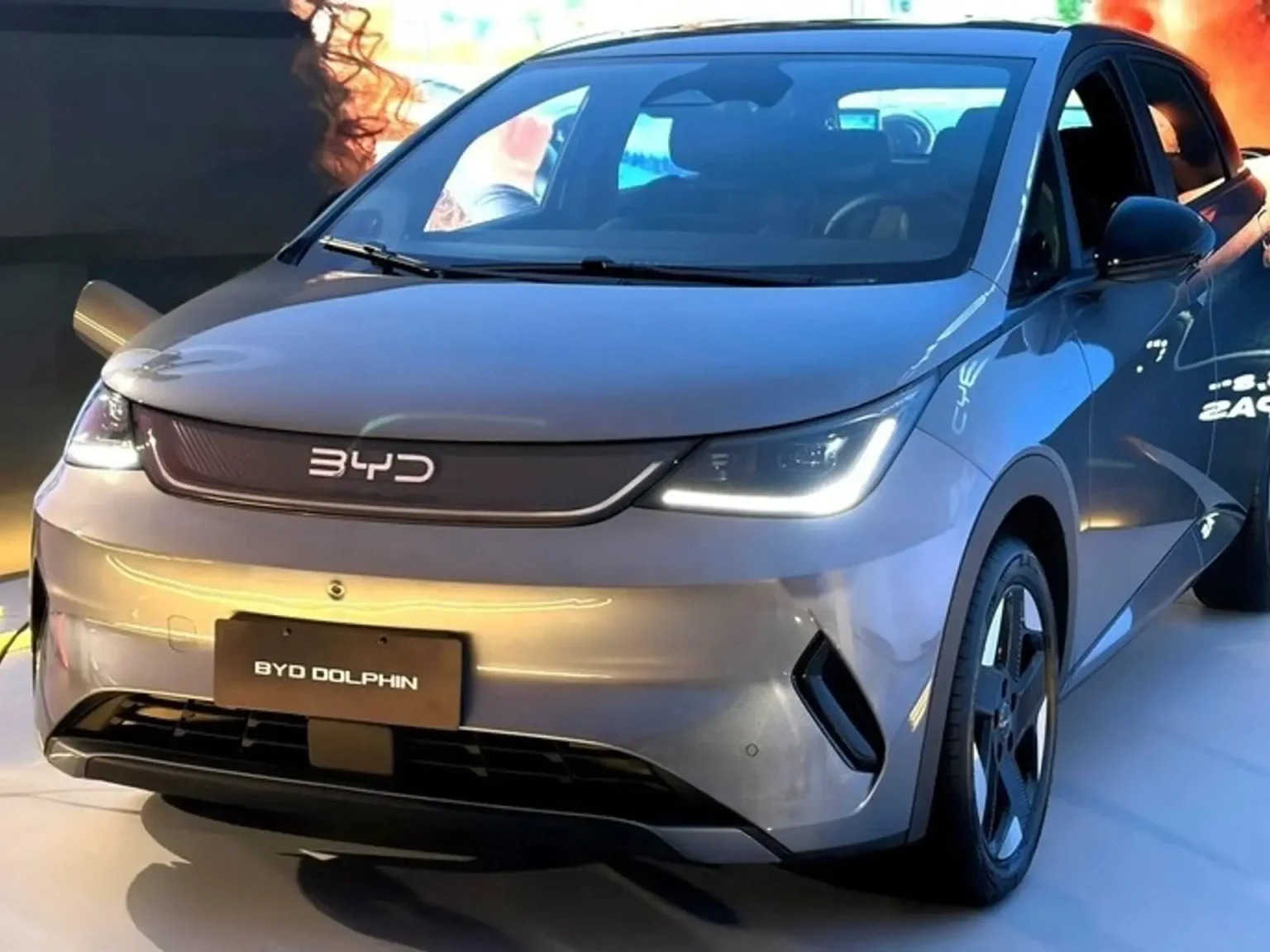 BYD Dolphin SE 2027 chega mais sofisticado e pode aposentar versão de entrada