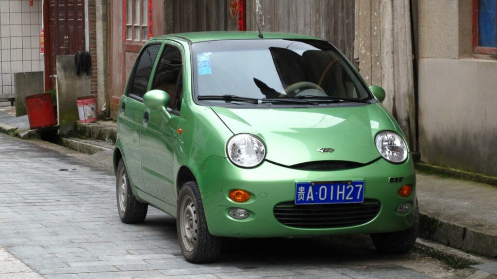 Chery QQ volta ao Brasil como elétrico
