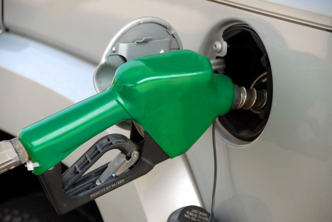 Carros a gasolina ficam abaixo de 50% das vendas no mundo
