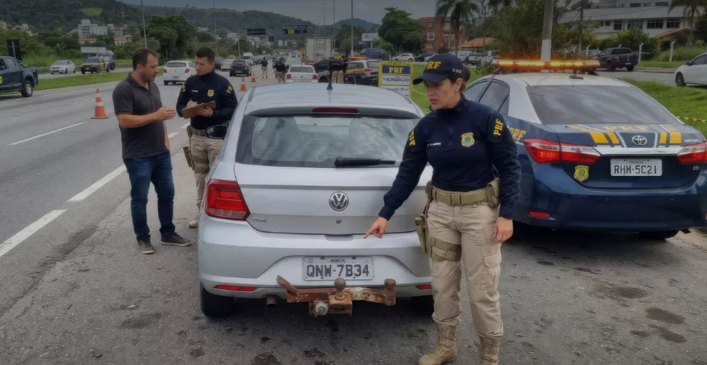 Engate que tampa a placa pode gerar multa de R$ 293