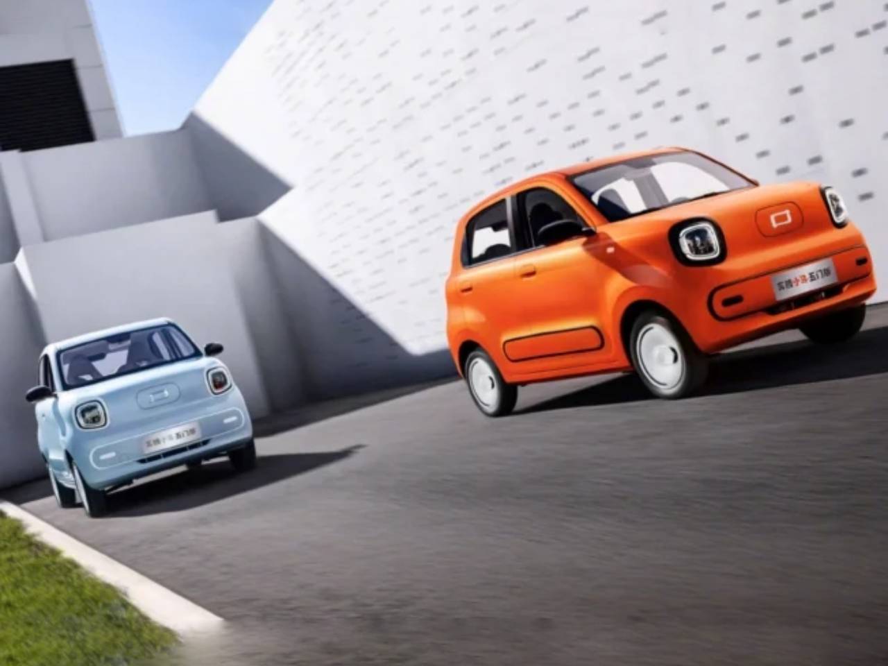 Carro elétrico chinês custa metade de um Kwid flex e roda 328 km