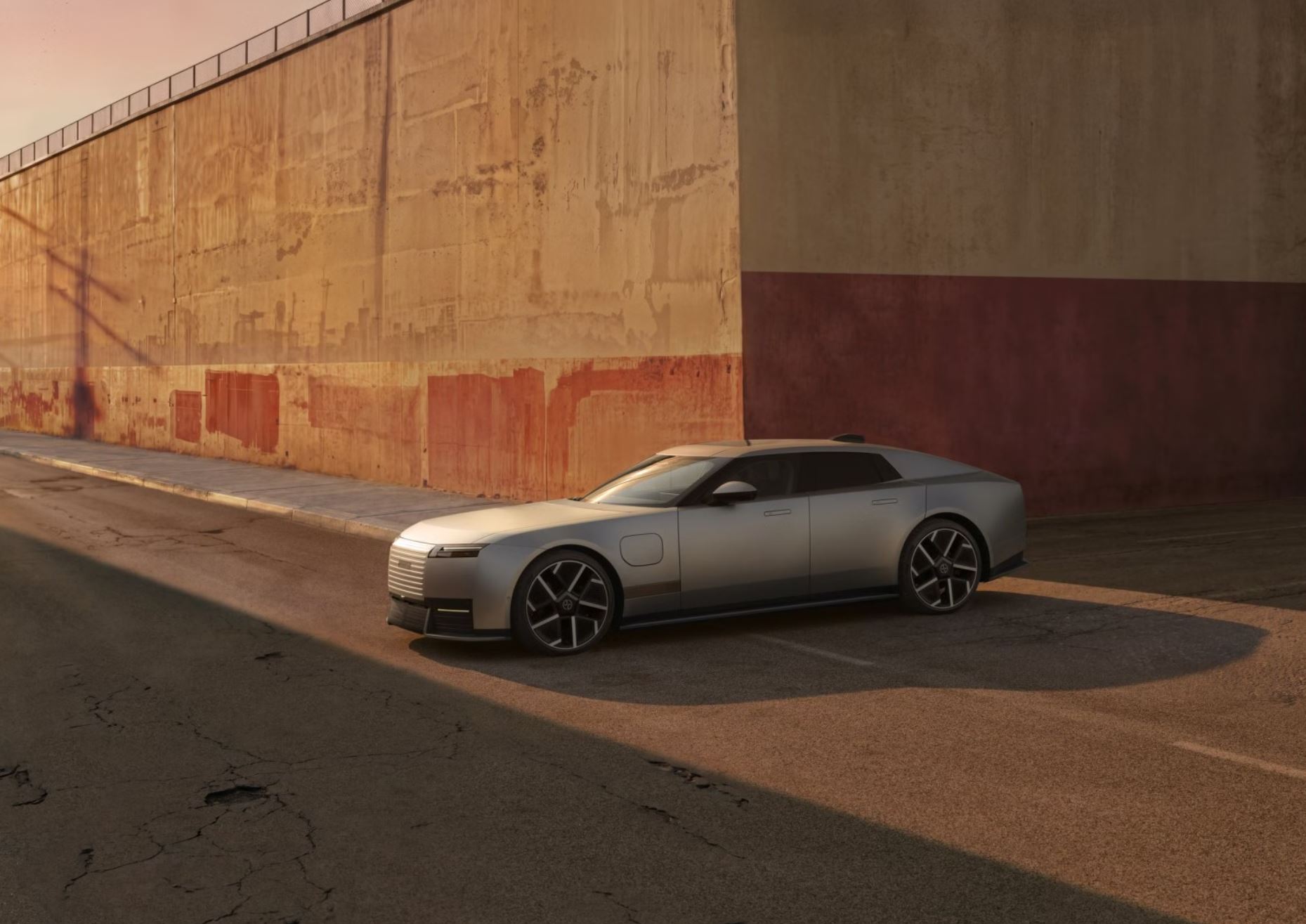 Jaguar Type 01 elétrico tem 1.015 cv e autonomia de 643 km